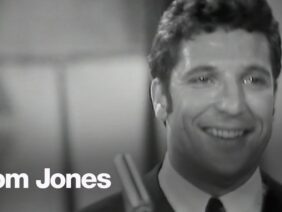 Tom Jones – (It Looks Like) Ill Never Fall In Love Again (The Dusty Springfield Show, 5th Sep 1967)