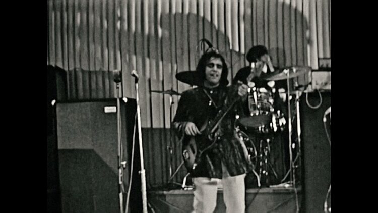 Aphrodites Child – Rain and Tears (Live in Lille France 1968)