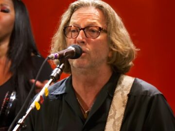 Eric Clapton – I Shot The Sheriff [Crossroads 2010] (Official Live Video)